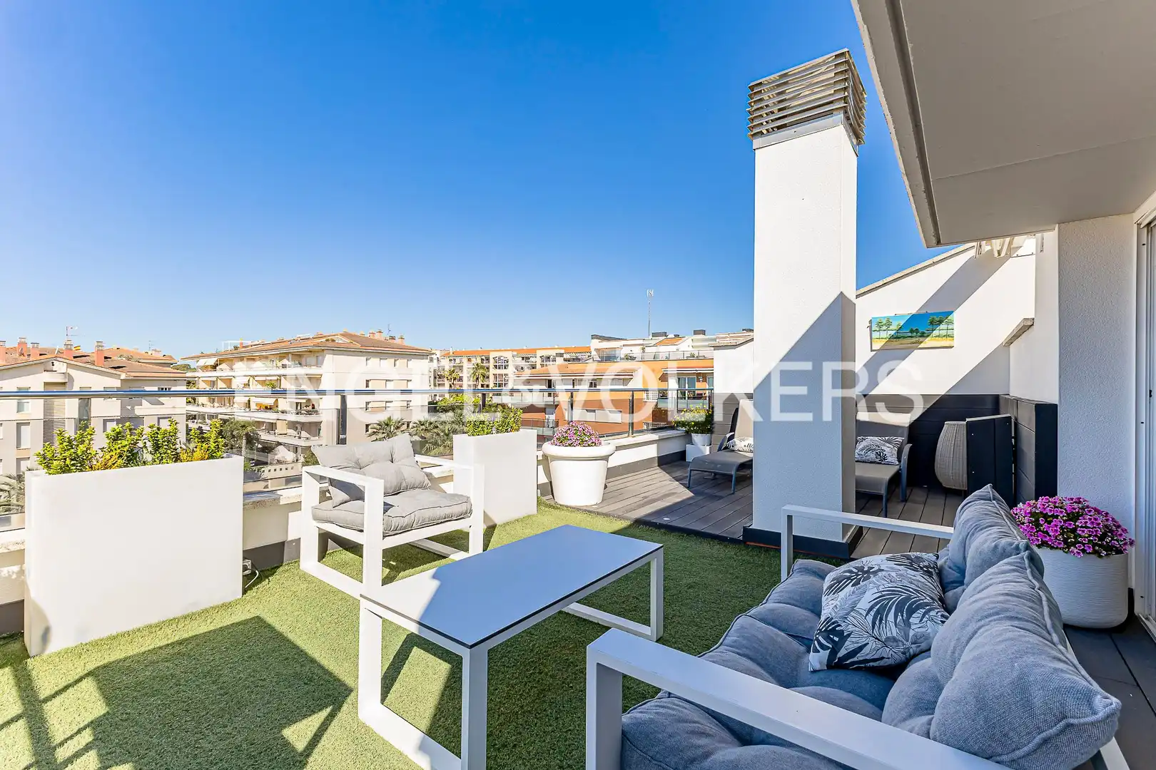 Terraza de Ático en venta en Sitges con Aire acondicionado, Calefacción y Jardín privado