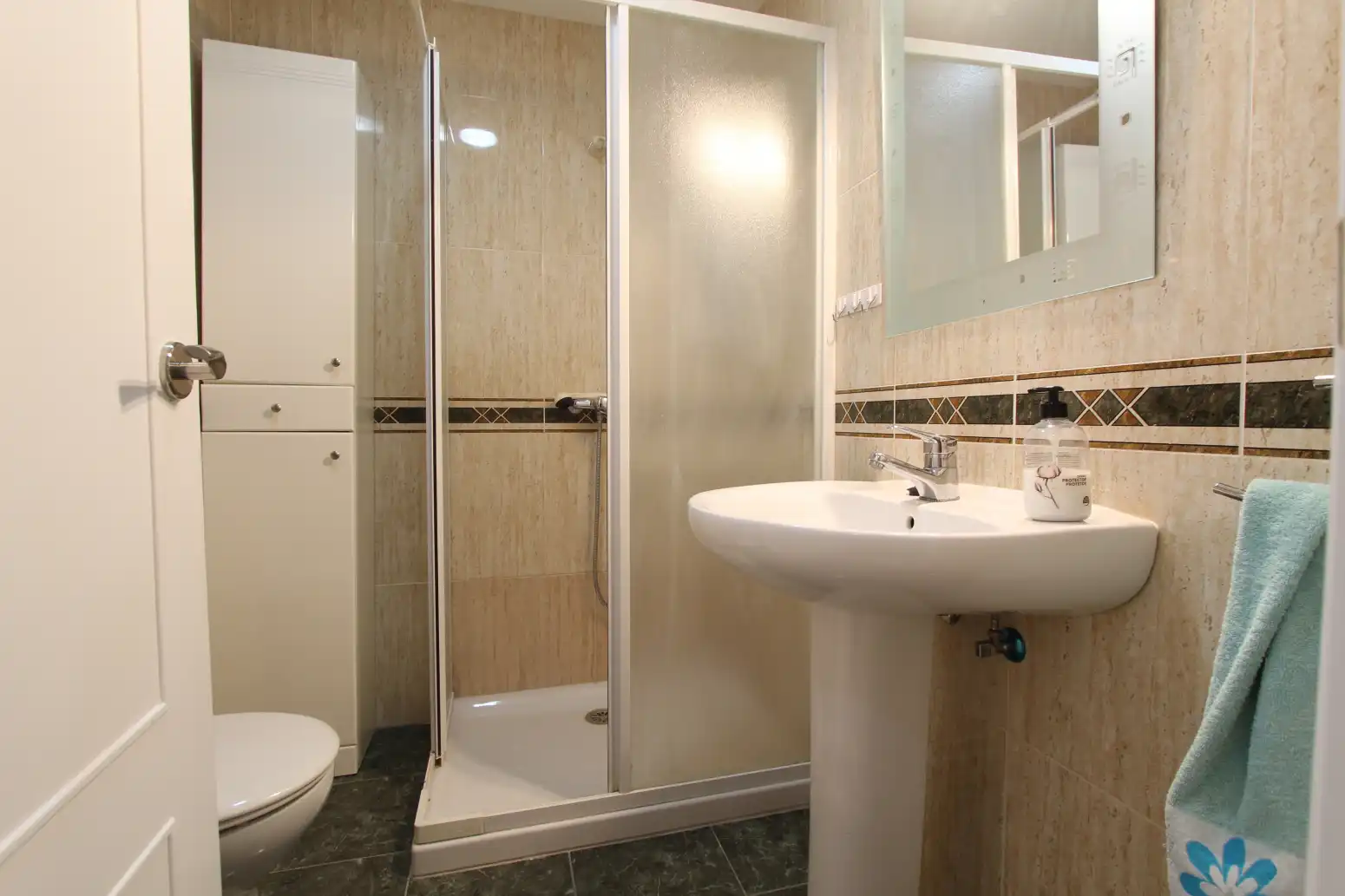 Baño de Piso de alquiler en Alaquàs con Aire acondicionado, Calefacción y Amueblado