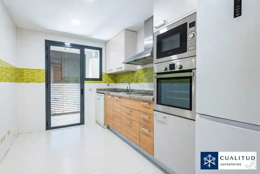 Küche von Dachboden zum Verkauf in Vila-real mit Parkett, Terrasse und Abstellraum