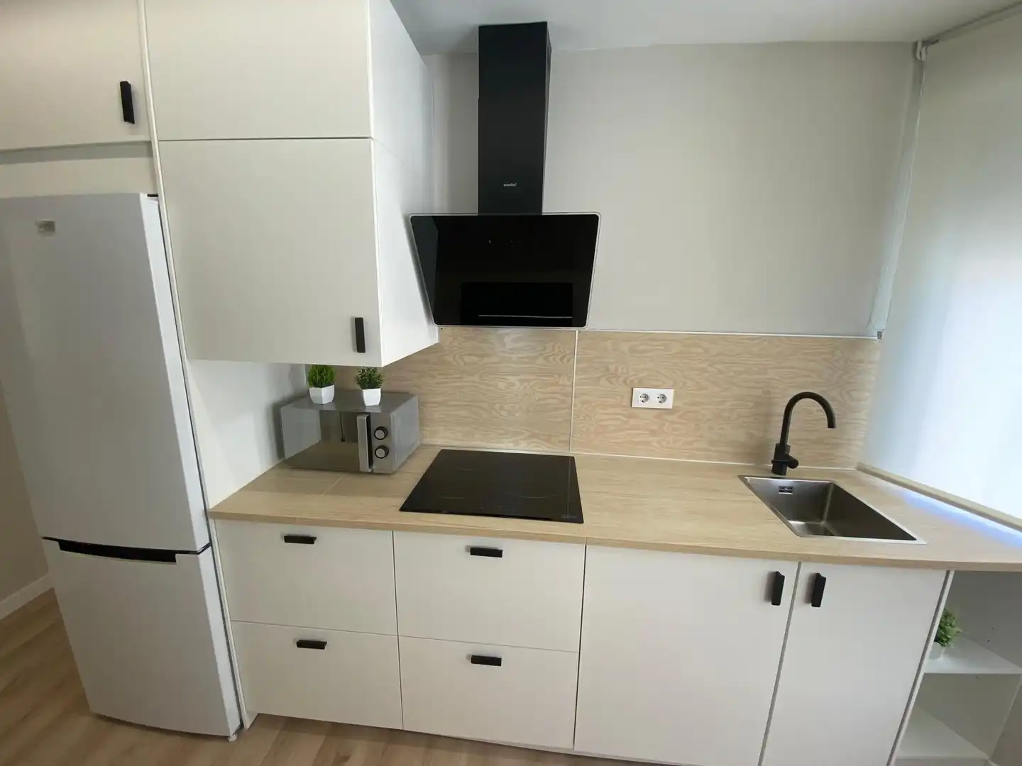 Flat for sale in Calle SIERRA DEL CASTAÑO, Tiro de Línea