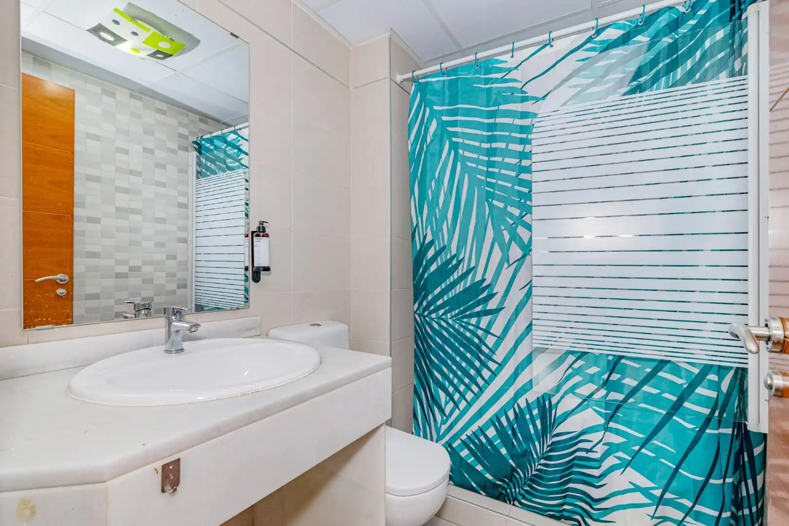 Baño de Piso en venta en Granada con Aire acondicionado, Calefacción y Parquet