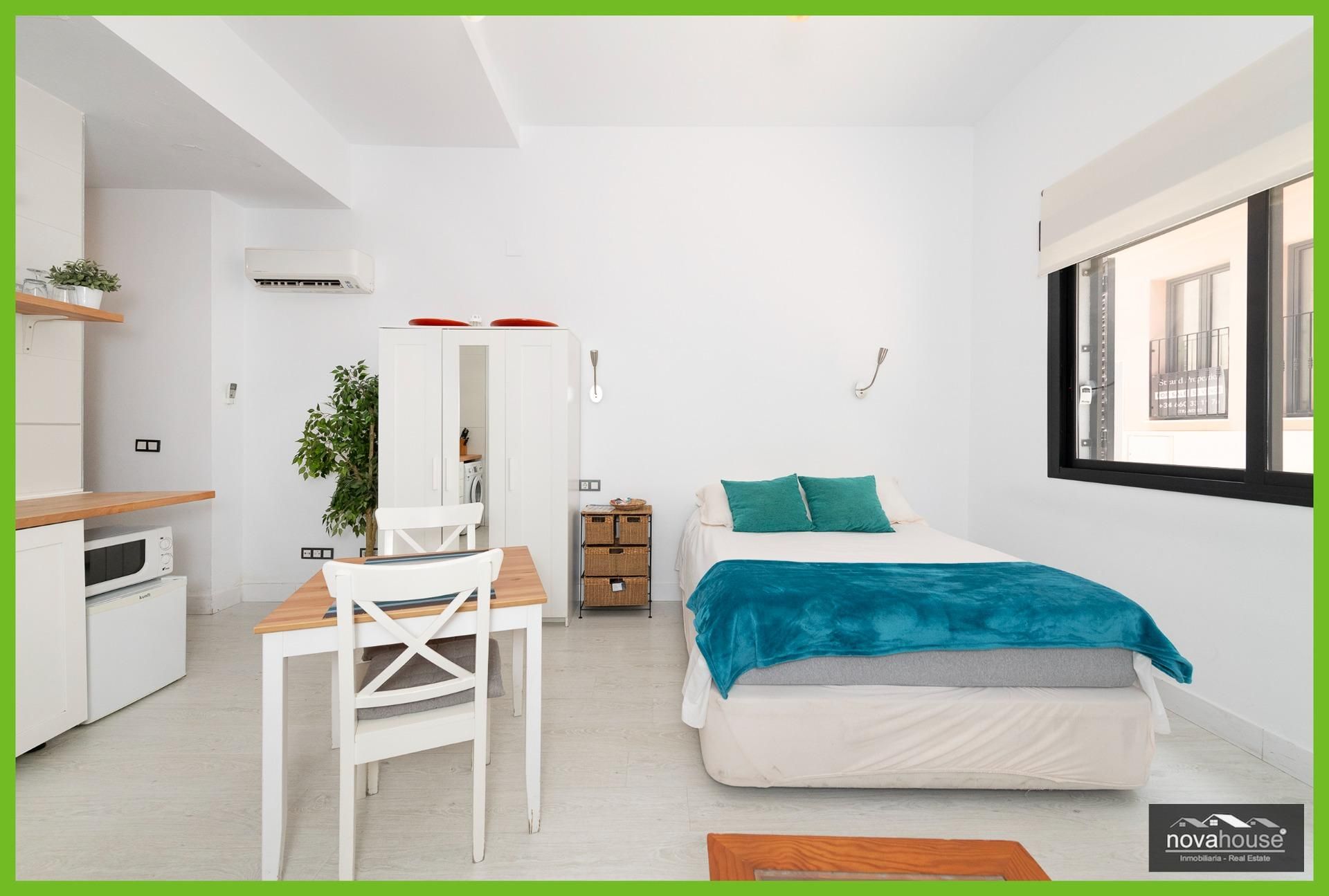 Bedroom of Study for sale in Málaga Capital  with Air Conditioner and Community pool