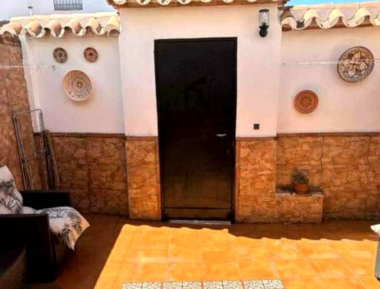 Casa adosada en venta en Alhaurín de la Torre con Aire acondicionado, Terraza y Piscina comunitaria