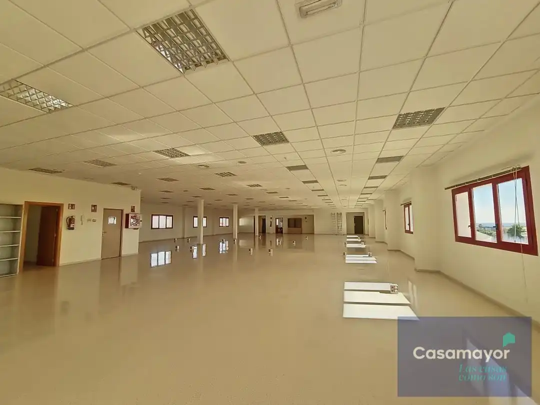 Oficina de lloguer a Avinguda d'Elx, Agua Amarga - Urbanova