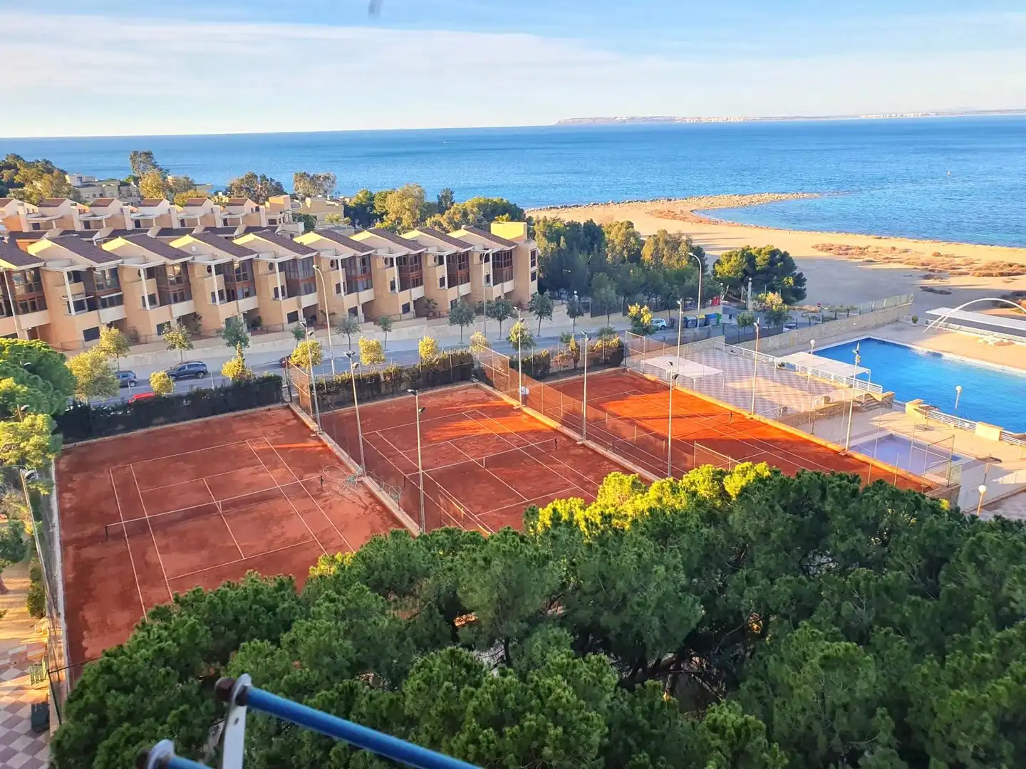 Vista exterior de Apartament en venda en Alicante / Alacant amb Aire condicionat, Calefacció i Terrassa