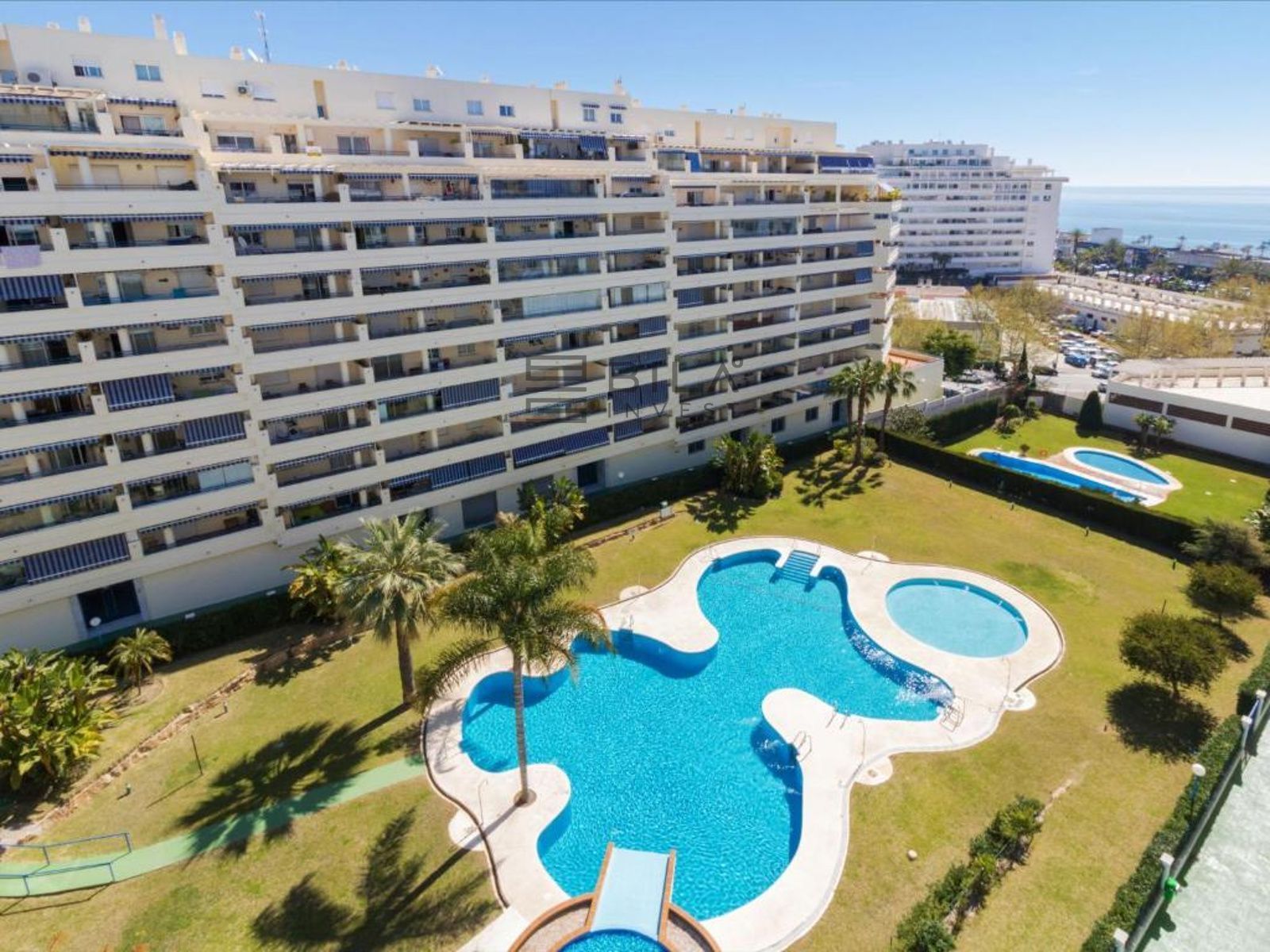 Vista exterior de Piso en venta en Marbella con Aire acondicionado, Terraza y Piscina