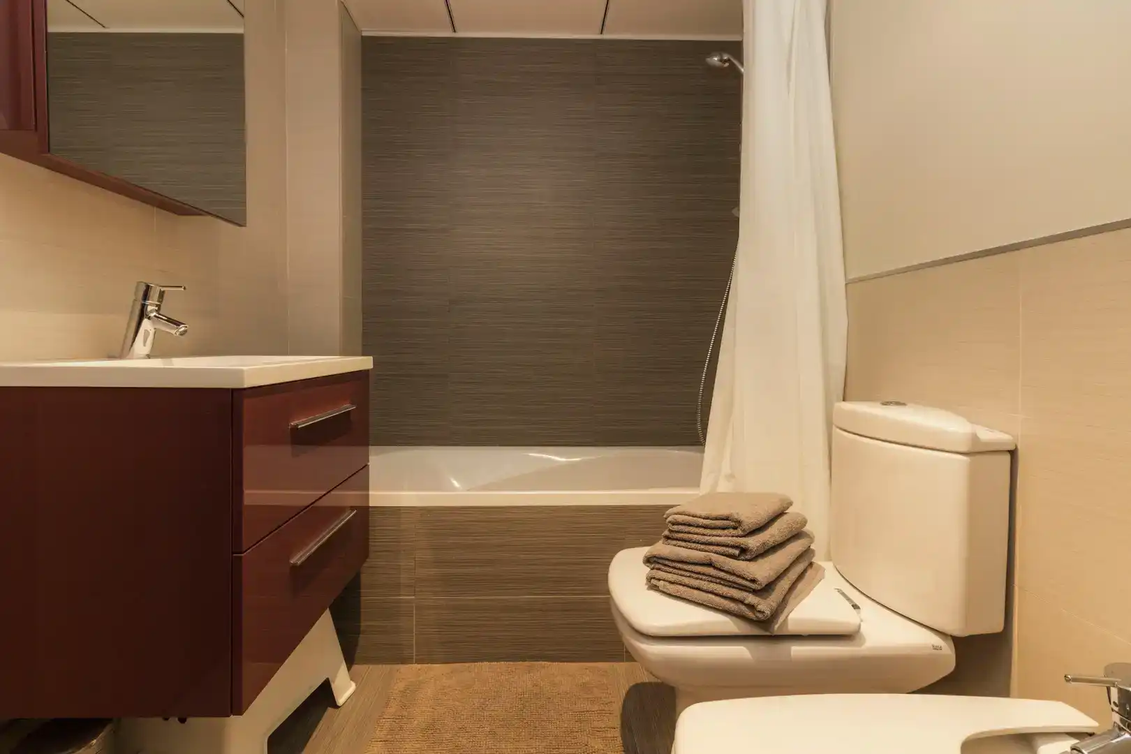 Badezimmer von Wohnung zur Miete in Cambrils mit Klimaanlage und Balkon