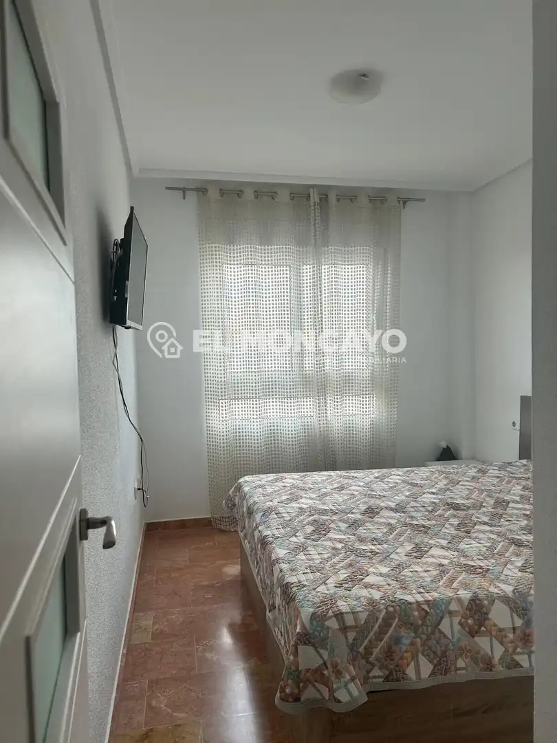 Habitación de Ático en venta en Torrevieja con Calefacción, Terraza y Trastero