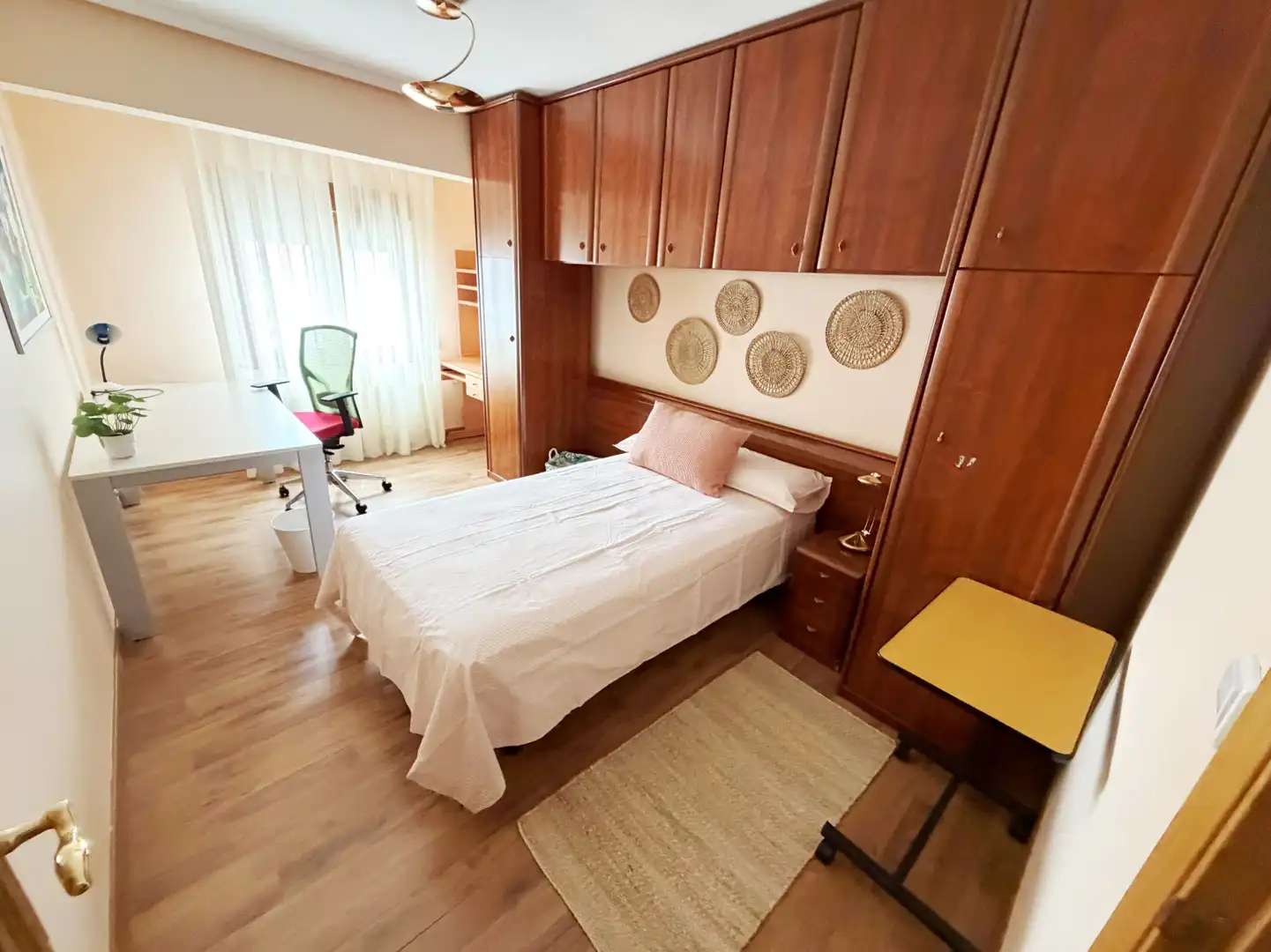 Habitación de Piso de alquiler en Avilés con Calefacción y Amueblado