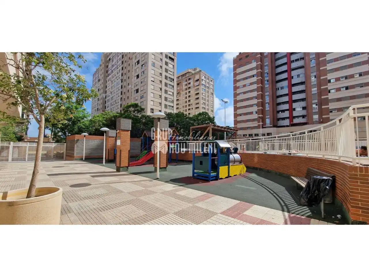 Vista exterior de Dúplex de lloguer en Valencia amb Aire condicionat, Jardí privat i Parquet