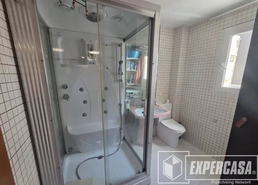 Bathroom of Attic for sale in Alzira  with Air Conditioner and Terrace