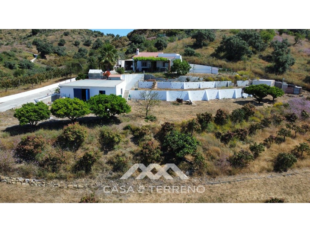 Vista exterior de Casa o xalet en venda en Vélez-Málaga amb Aire condicionat, Piscina i Forn