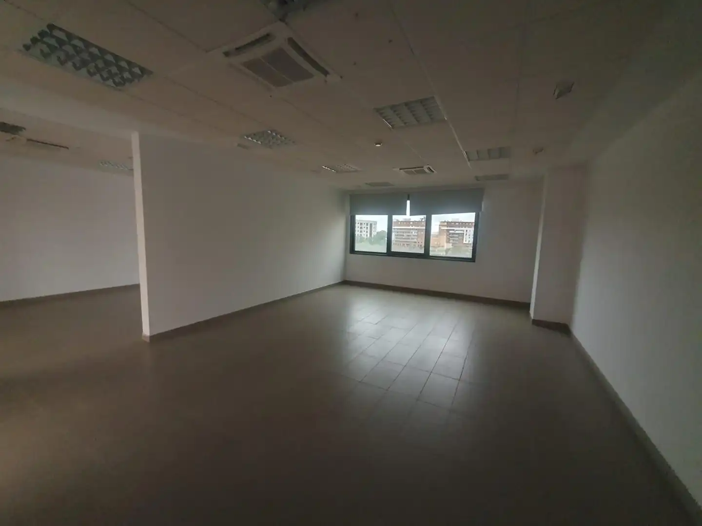 Oficina de lloguer a Este - Alcosa- Torreblanca, imagen 3