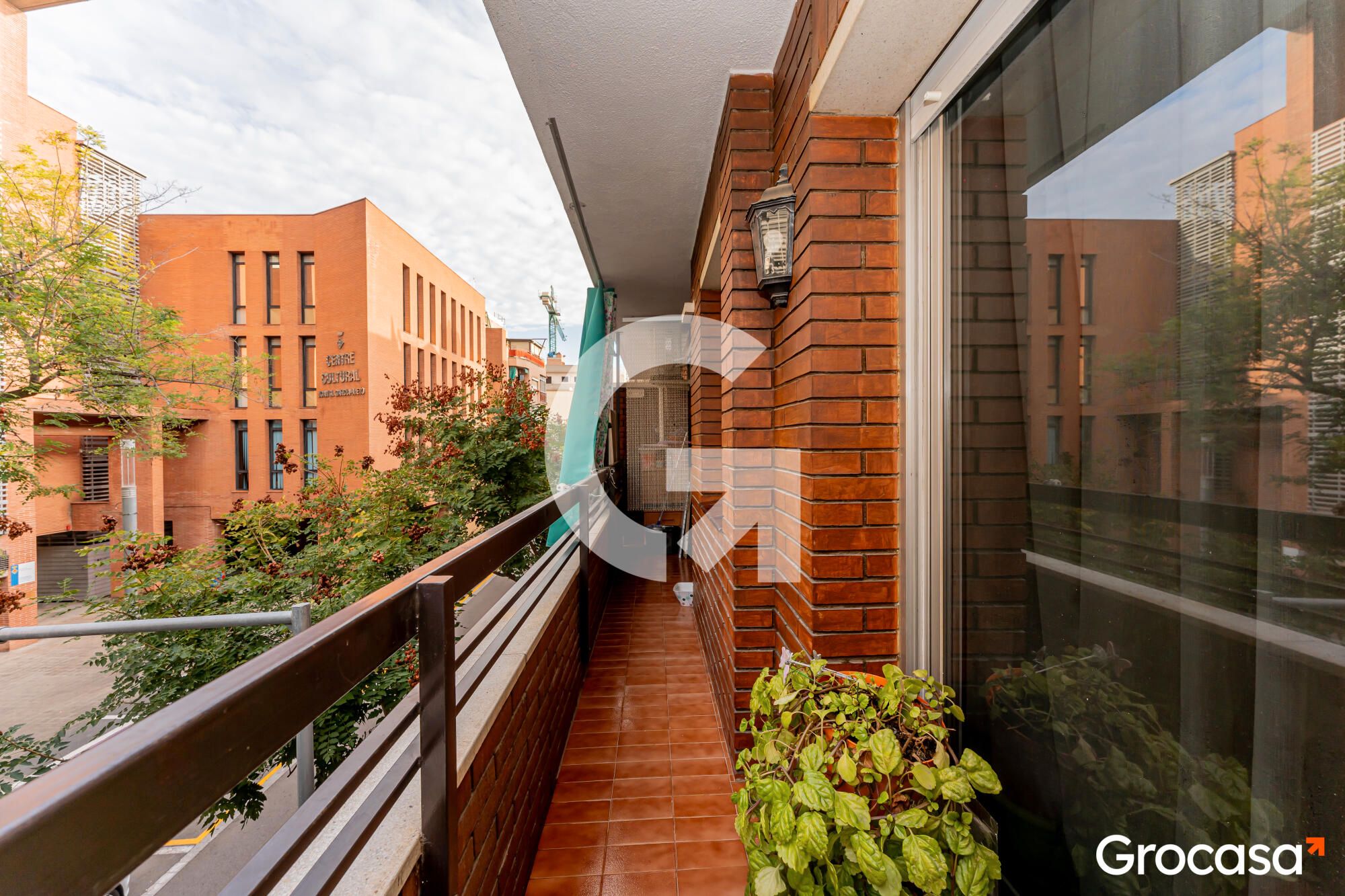 Terrassa de Pis en venda en Cornellà de Llobregat amb Aire condicionat, Moblat i Forn