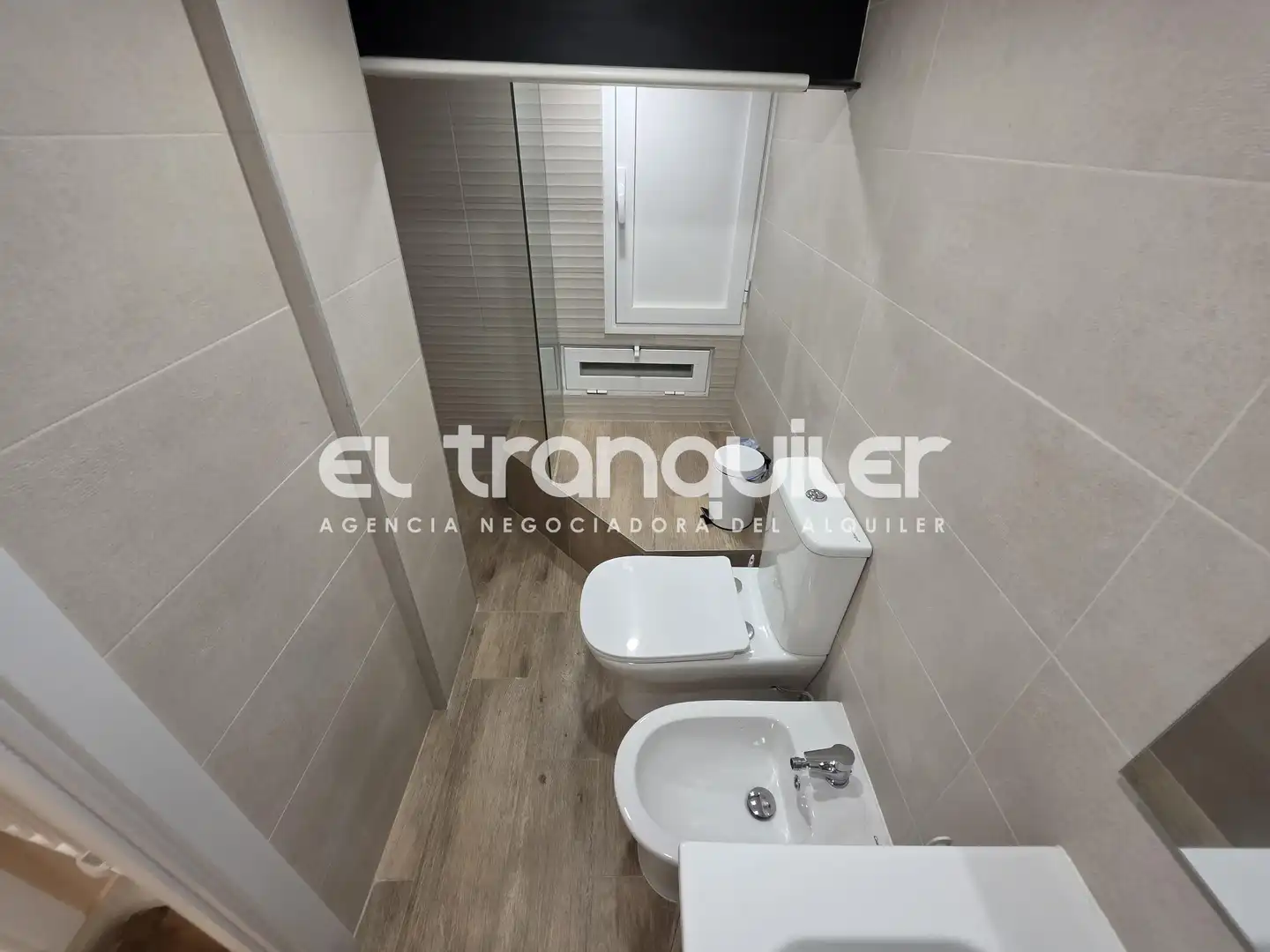 Bathroom of Duplexes for rent in Madrid  with Furnished and Washing machine