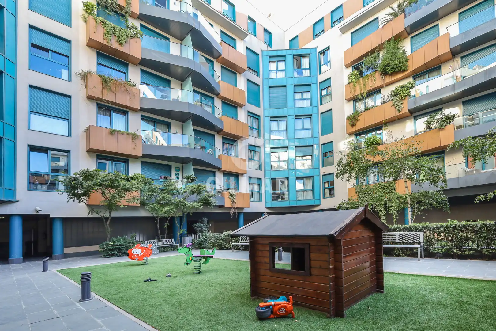 Vista exterior de Piso en venta en  Madrid Capital con Calefacción, Jardín privado y Trastero