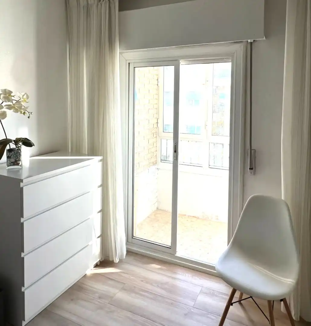 Habitación de Piso de alquiler en Zaragoza con Calefacción, Amueblado y Horno