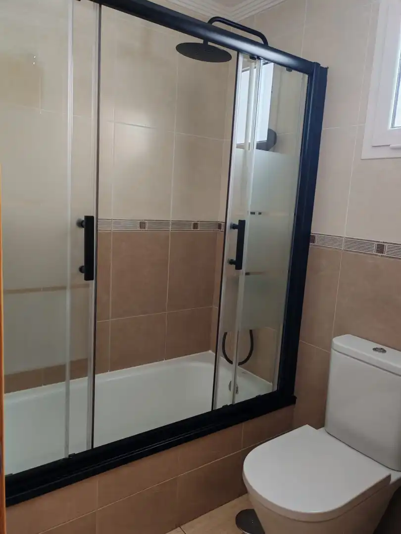 Baño de Piso de alquiler en Telde con Amueblado