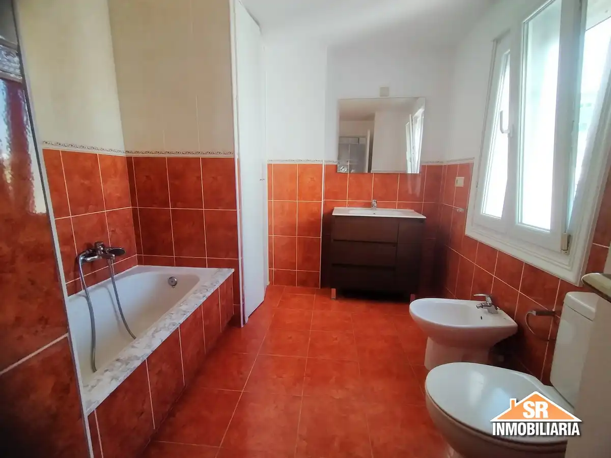 Bathroom of Flat for rent in A Coruña Capital   with Furnished, Oven and Washing machine