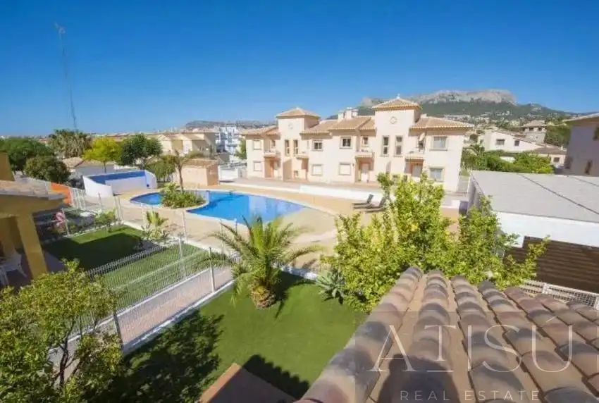 Casa amb terrassa en venda a Pla Roig 65