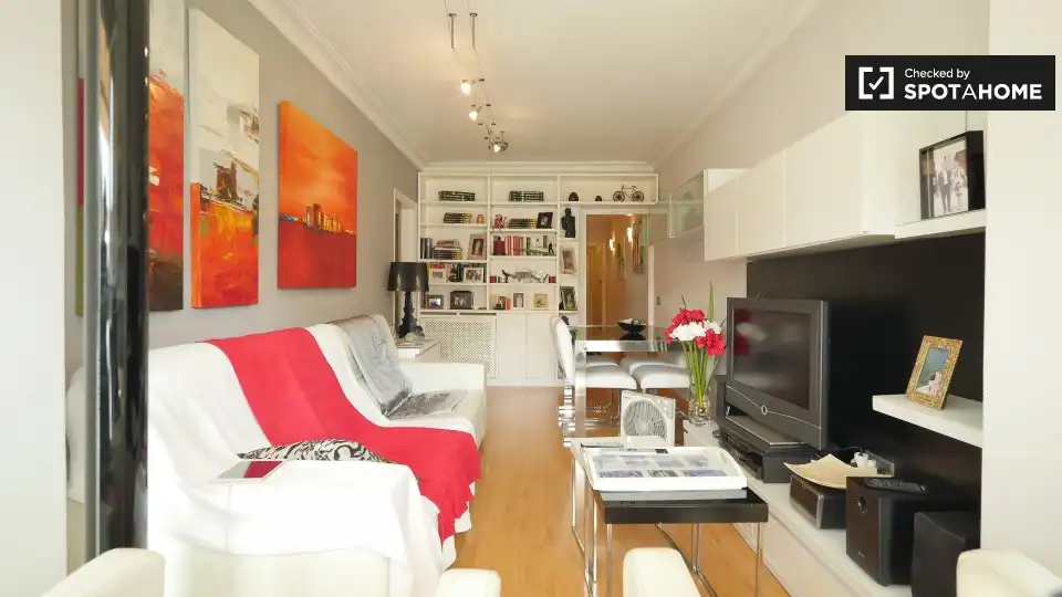 Sala de estar de Piso para compartir en Barcelona con Aire acondicionado, Calefacción y Amueblado