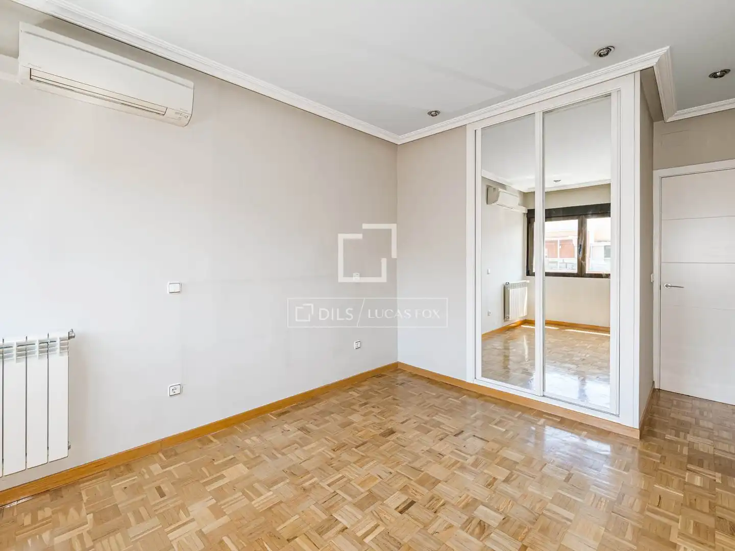 Habitación de Piso en venta en Madrid con Aire acondicionado y Calefacción
