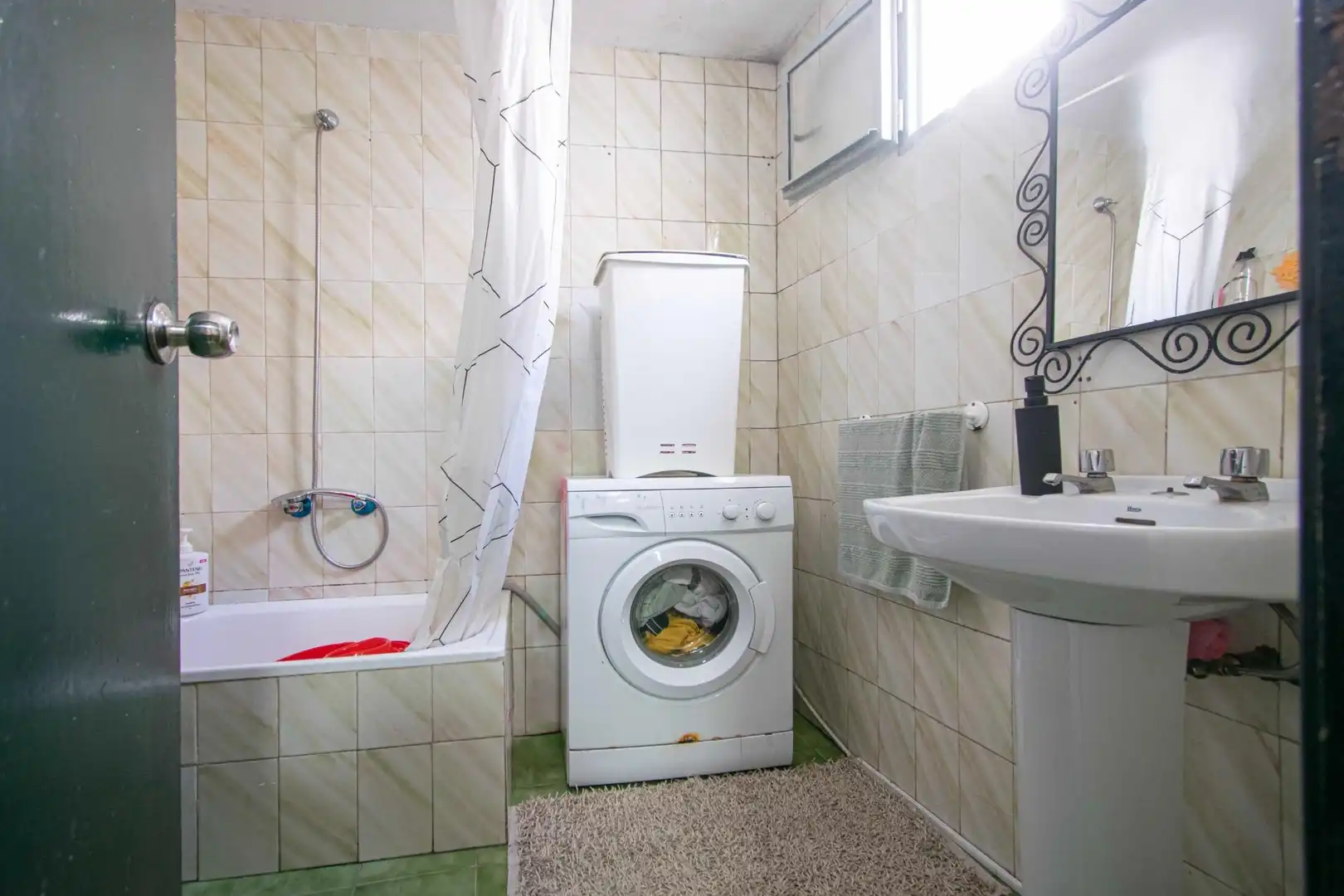 Bathroom of Buildings for sale in Sevilla