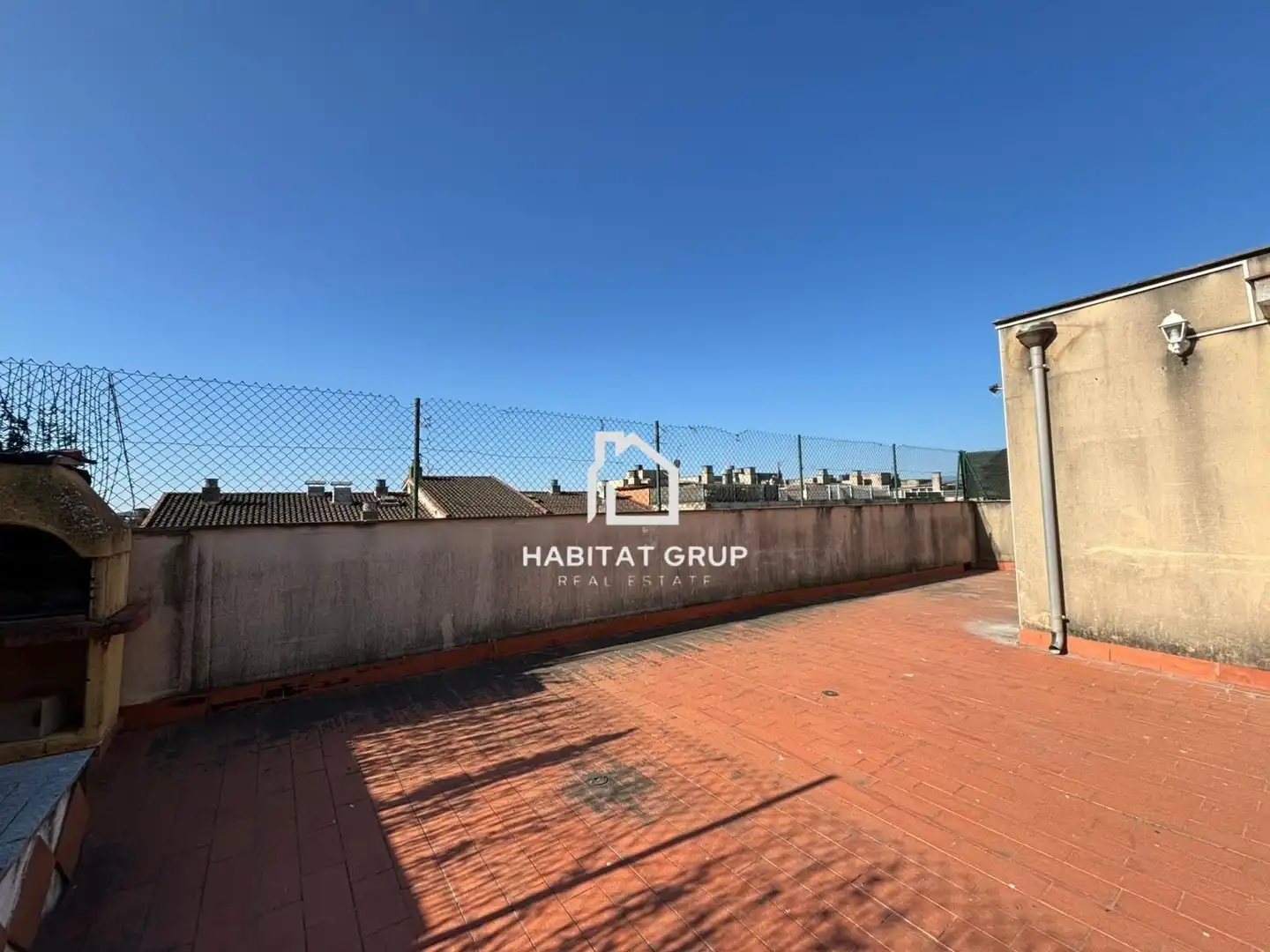 Terrassa de Dúplex en venda en Salt amb Calefacció, Terrassa i Traster