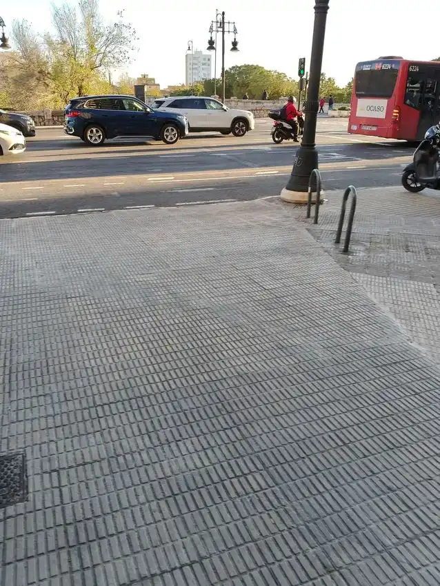 Vista exterior de Garatge de lloguer en Valencia