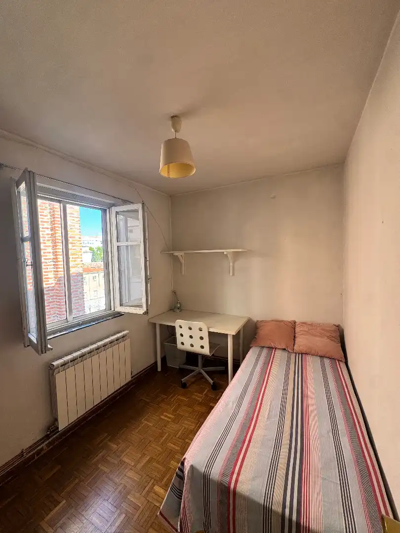 Dormitori de Àtic en venda en Valladolid amb Calefacció, Parquet i Terrassa