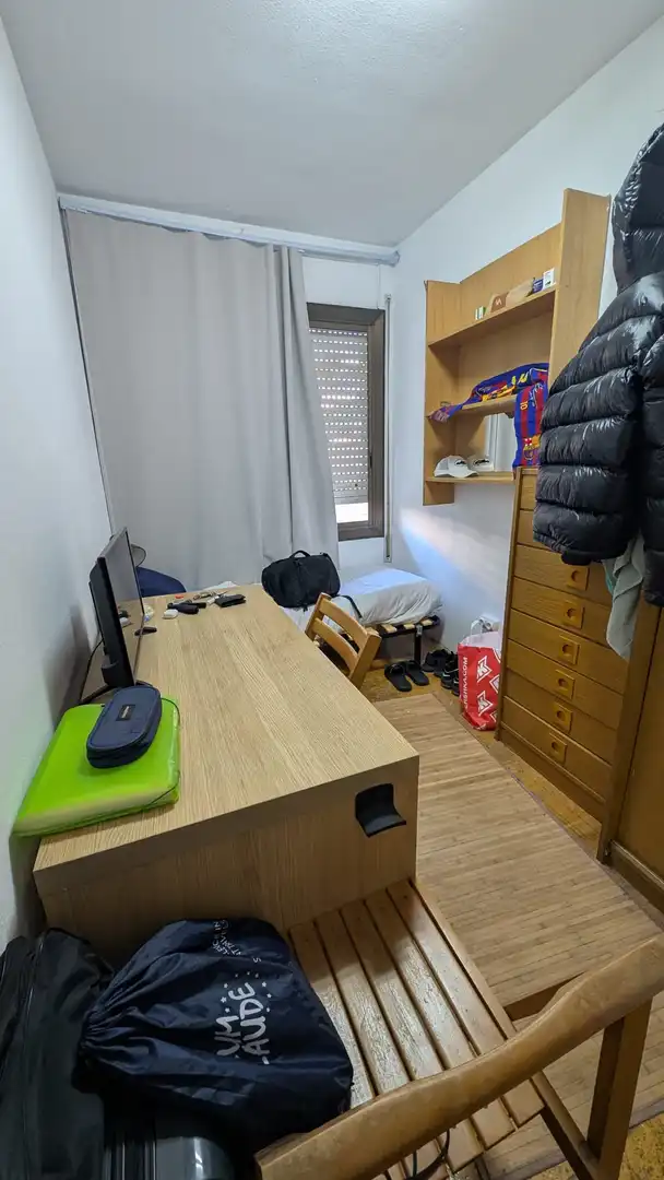 Dormitori de Pis en venda en Barcelona amb Balcó