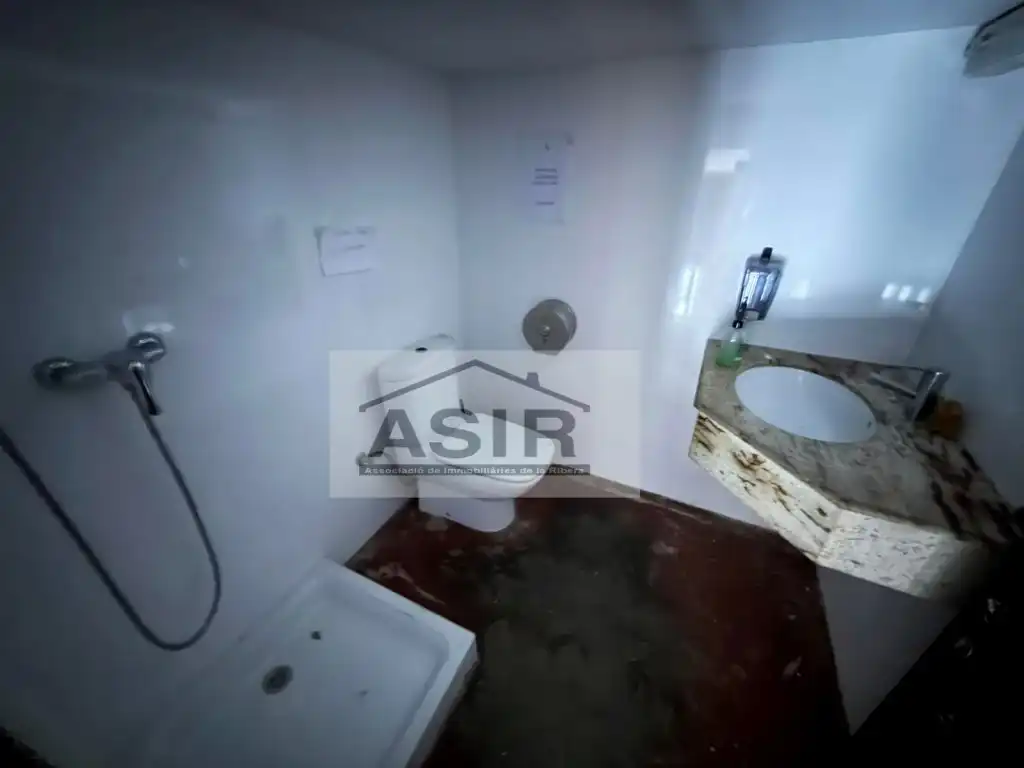 Baño de Local en venta en Alzira