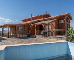 Vista exterior de Casa o xalet en venda en Churriana de la Vega amb Aire condicionat, Calefacció i Terrassa