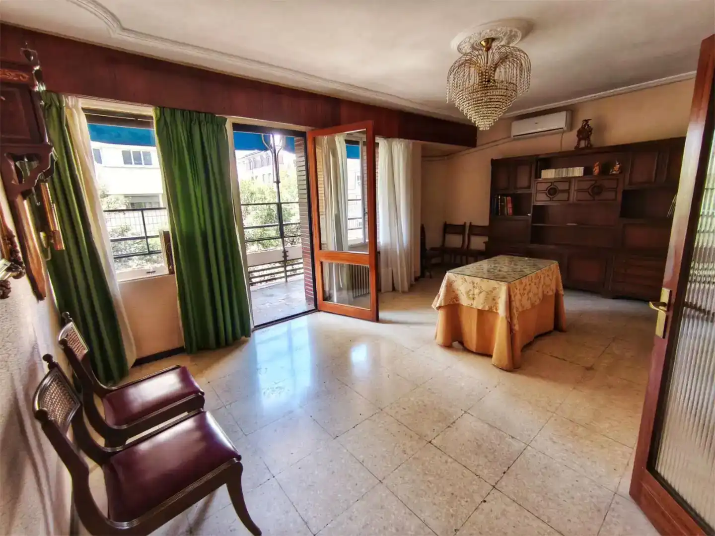 Sala d'estar de Pis en venda en Nervión