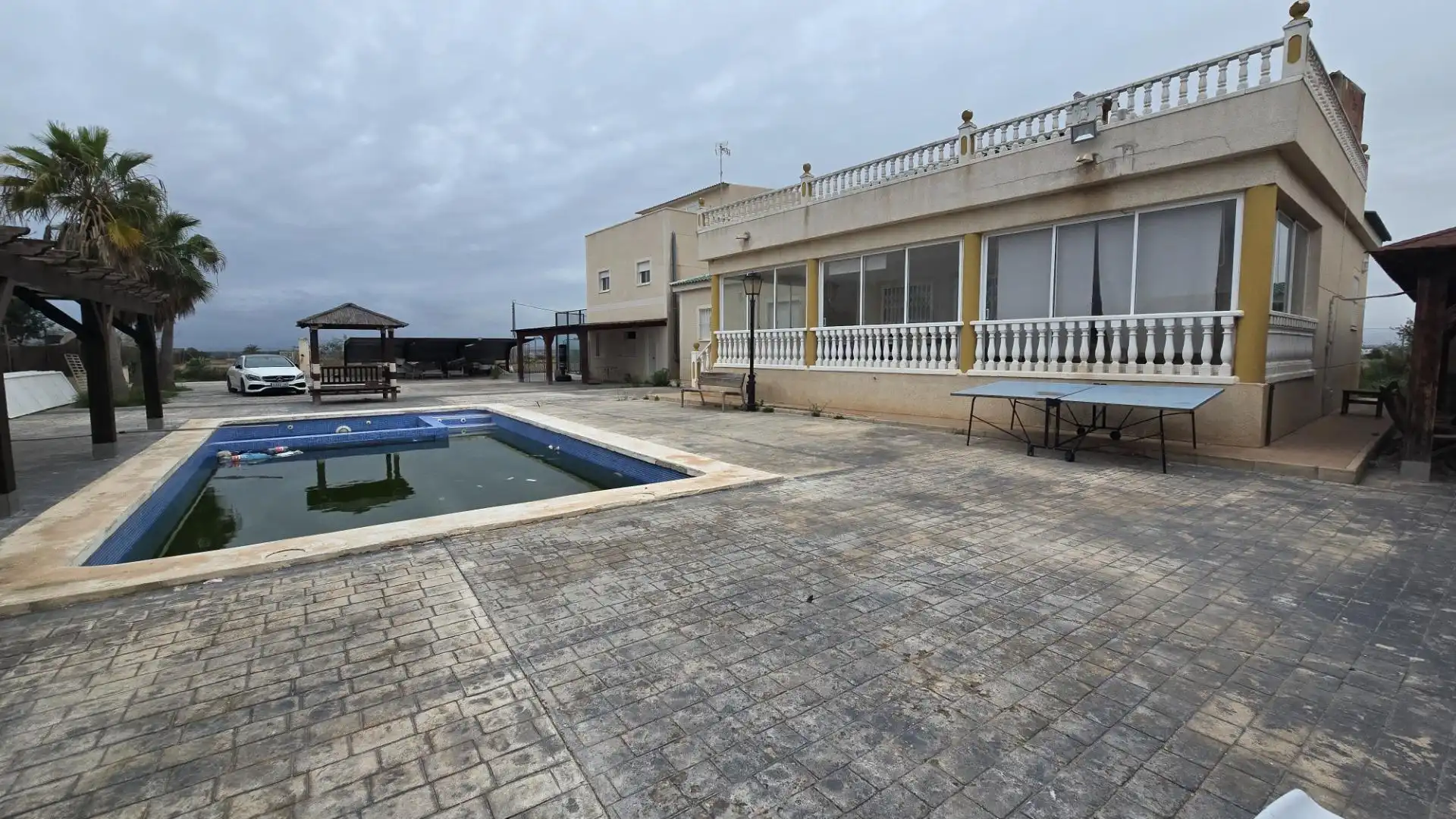 Vista exterior de Casa o xalet en venda en Elche / Elx amb Aire condicionat, Terrassa i Traster
