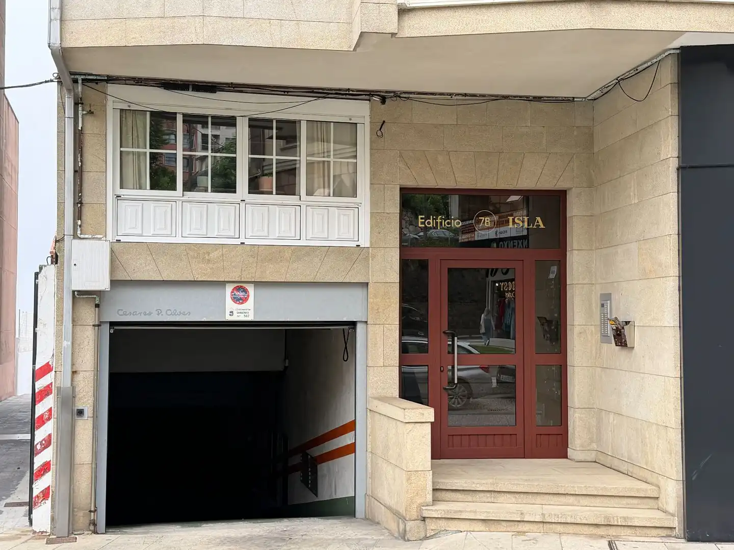 Außenansicht von Garage zur Miete in Sanxenxo