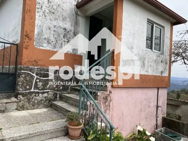 Vista exterior de Casa o xalet en venda en A Cañiza   amb Traster i Moblat