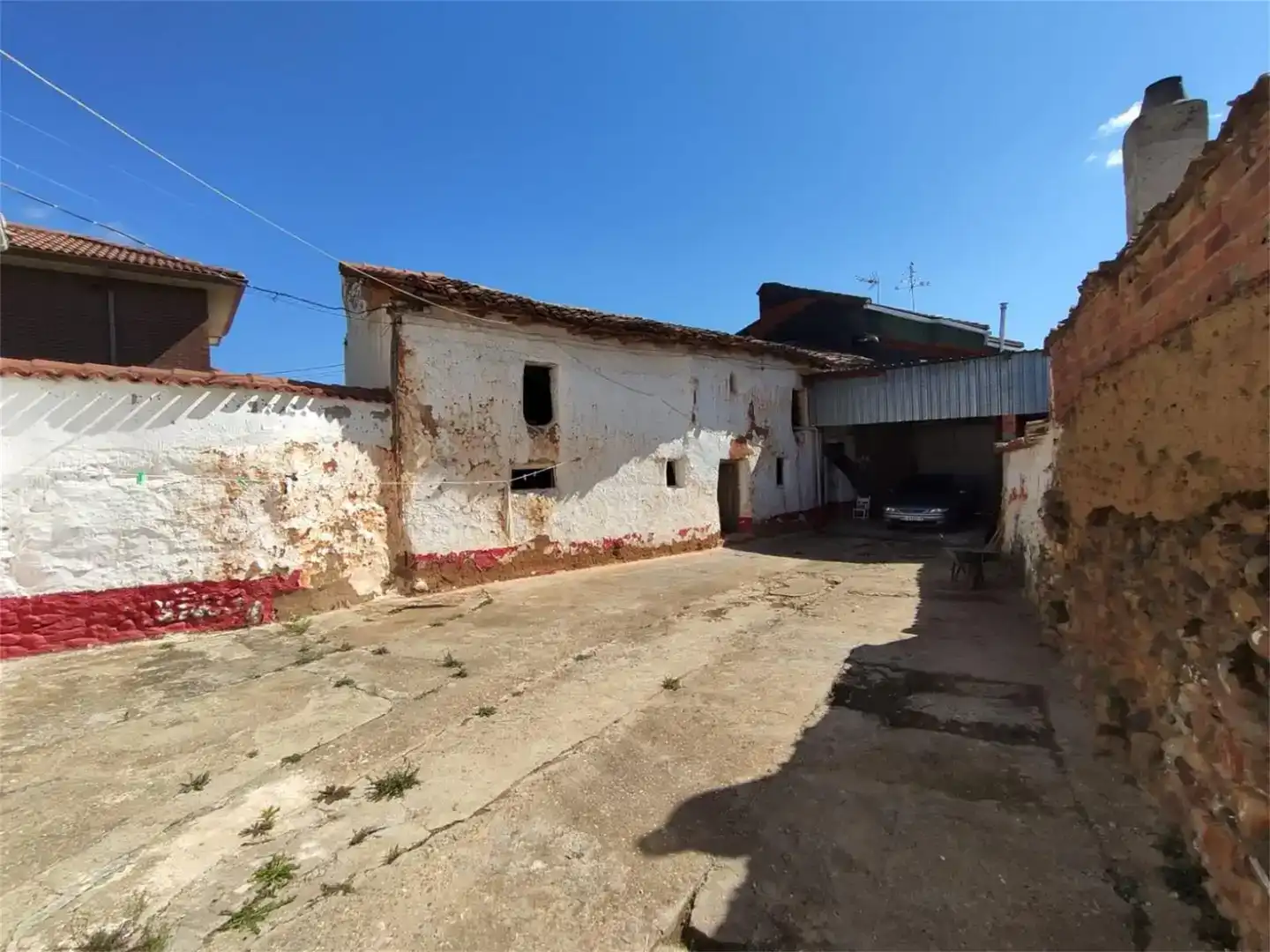 Vista exterior de Casa adosada en venta en Pino del Río, Palencia