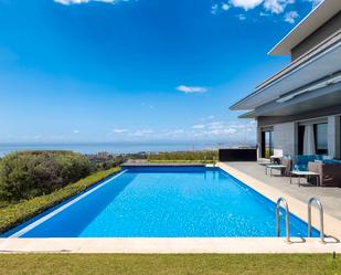 Swimming pool of House or chalet for sale in Marbella  with Air Conditioner, Heating and Private garden