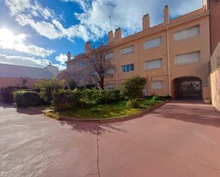 Exterior view of Single-family semi-detached to share in  Madrid Capital