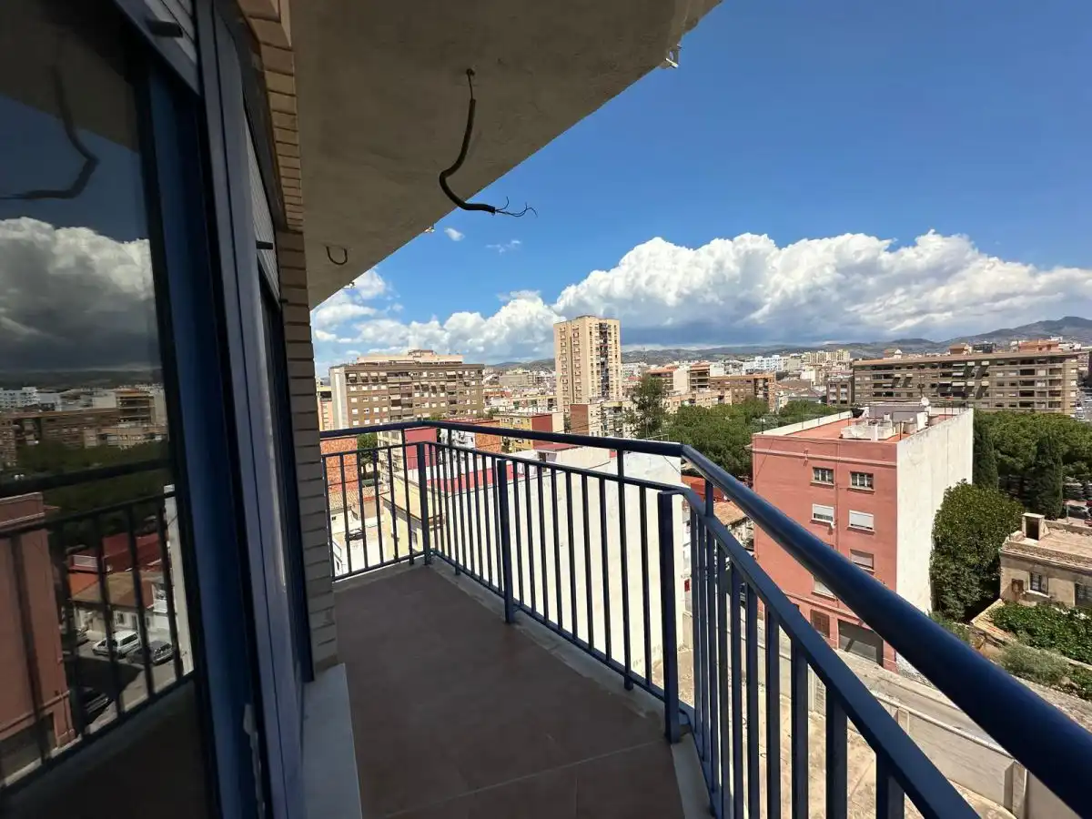 Vista exterior de Dúplex en venda en Castellón de la Plana / Castelló de la Plana amb Calefacció, Terrassa i Traster