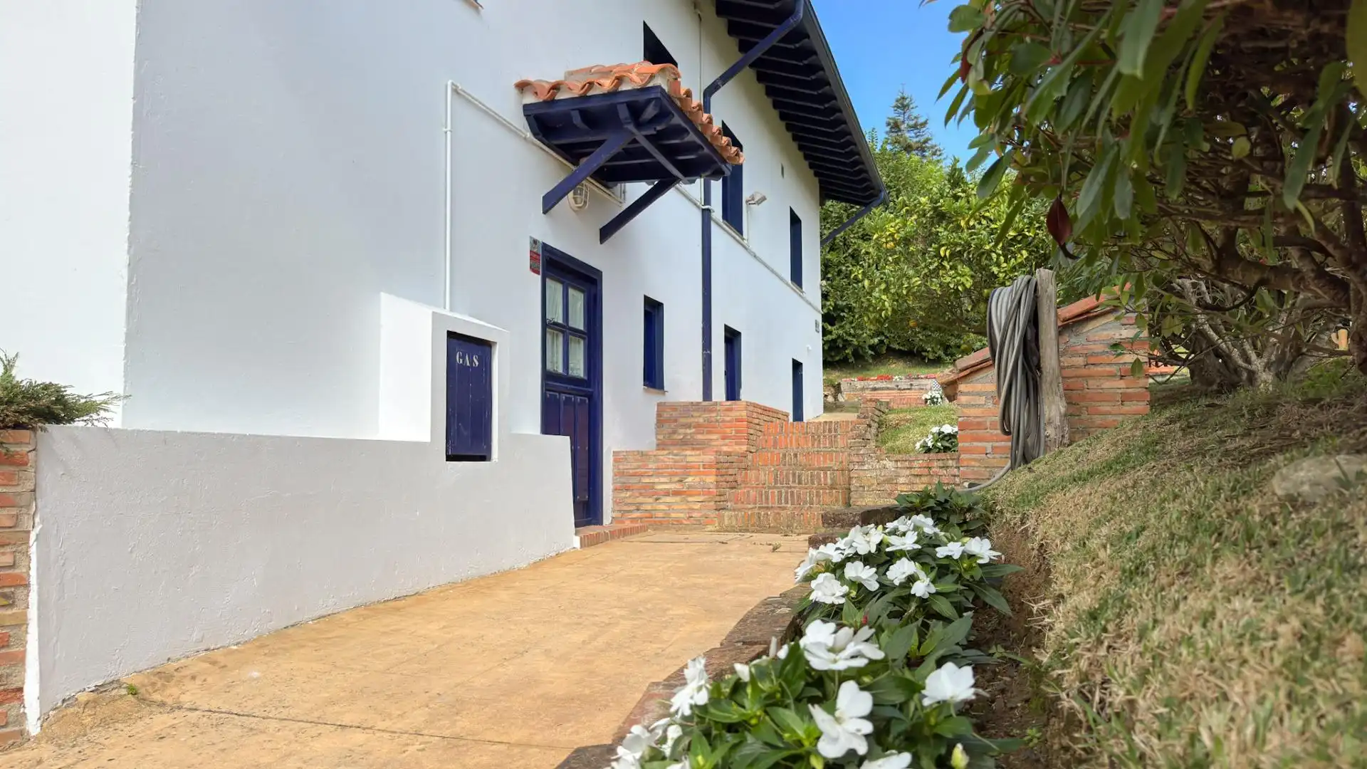 Vista exterior de Casa o chalet en venta en Comillas (Cantabria)