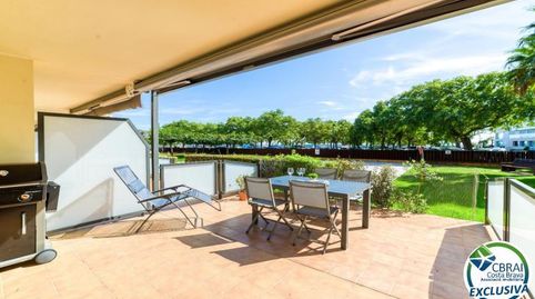Apartamento en Planta Baja en Primera Línea de Mar  con piscina comunitaria., imatge 2