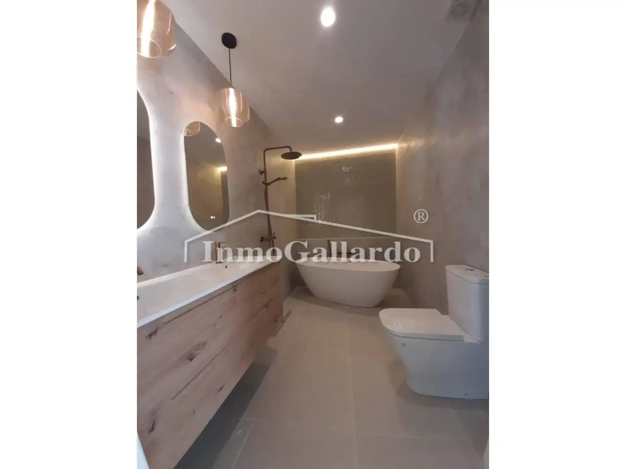 Bathroom of Flat for sale in Málaga  with Furnished and Alarm