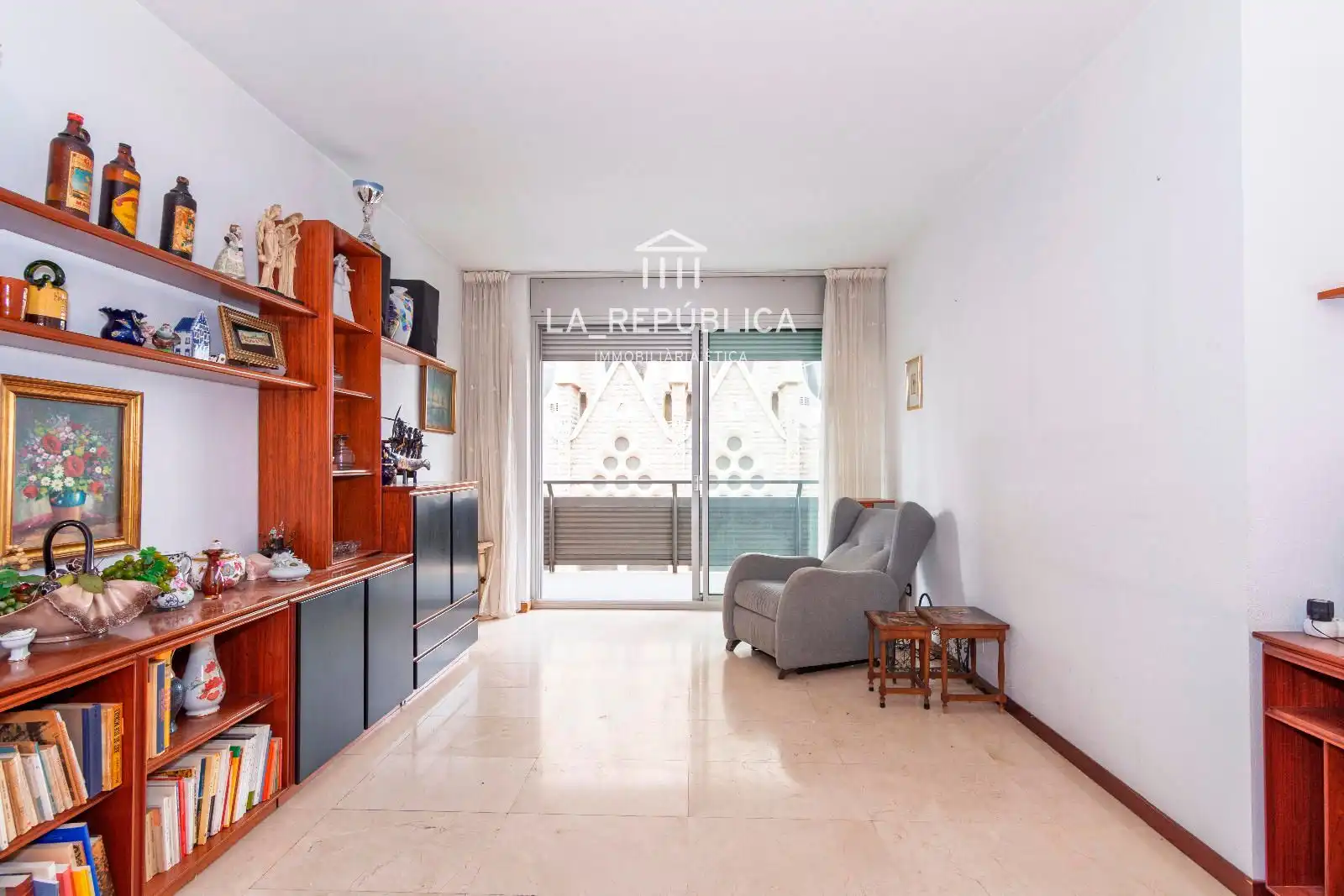 Vista exterior de Piso en venta en Barcelona con Calefacción, Terraza y Horno