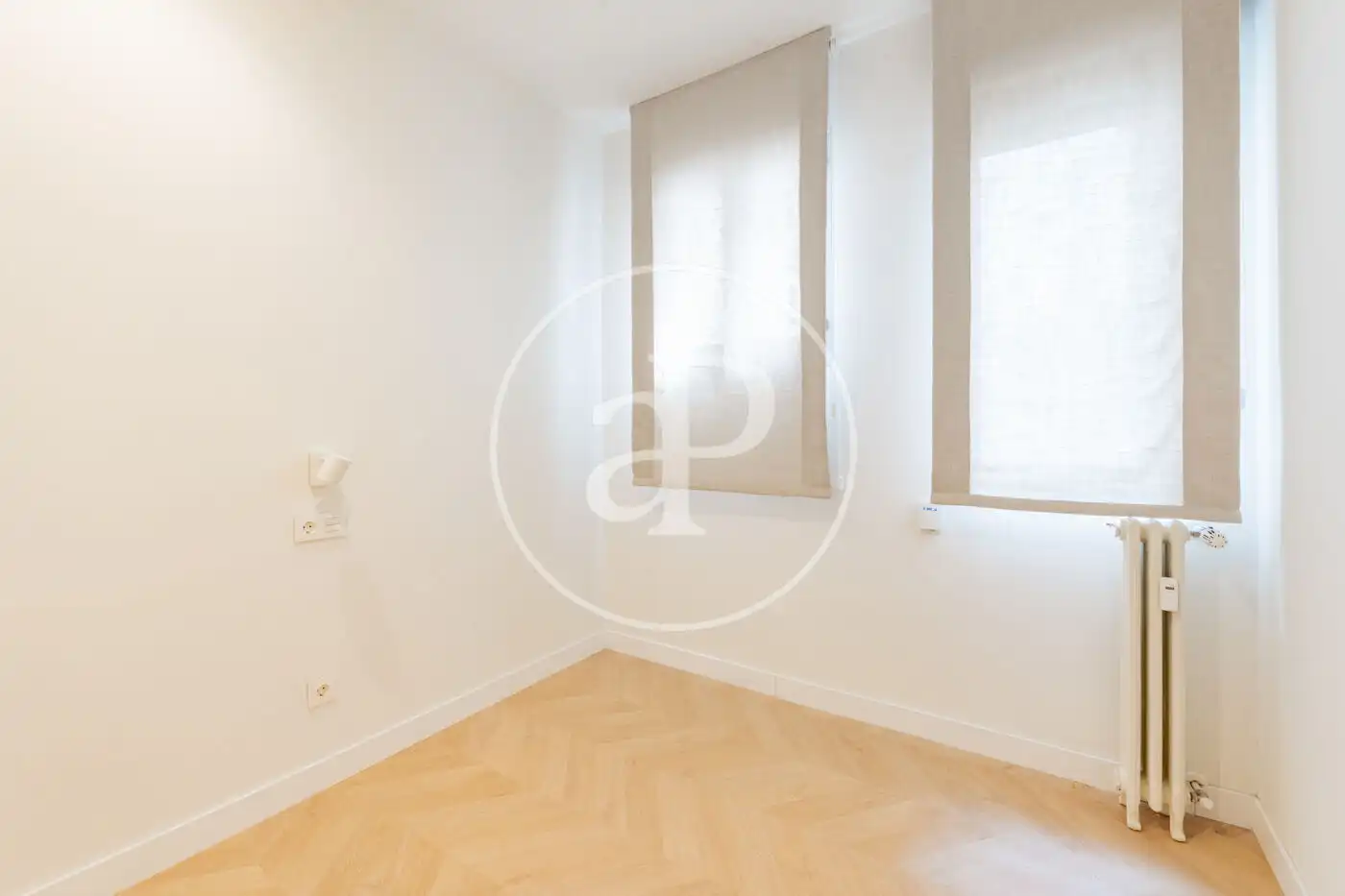 Schlafzimmer von Wohnung zur Miete in Madrid mit Klimaanlage, Heizung und Möbliert