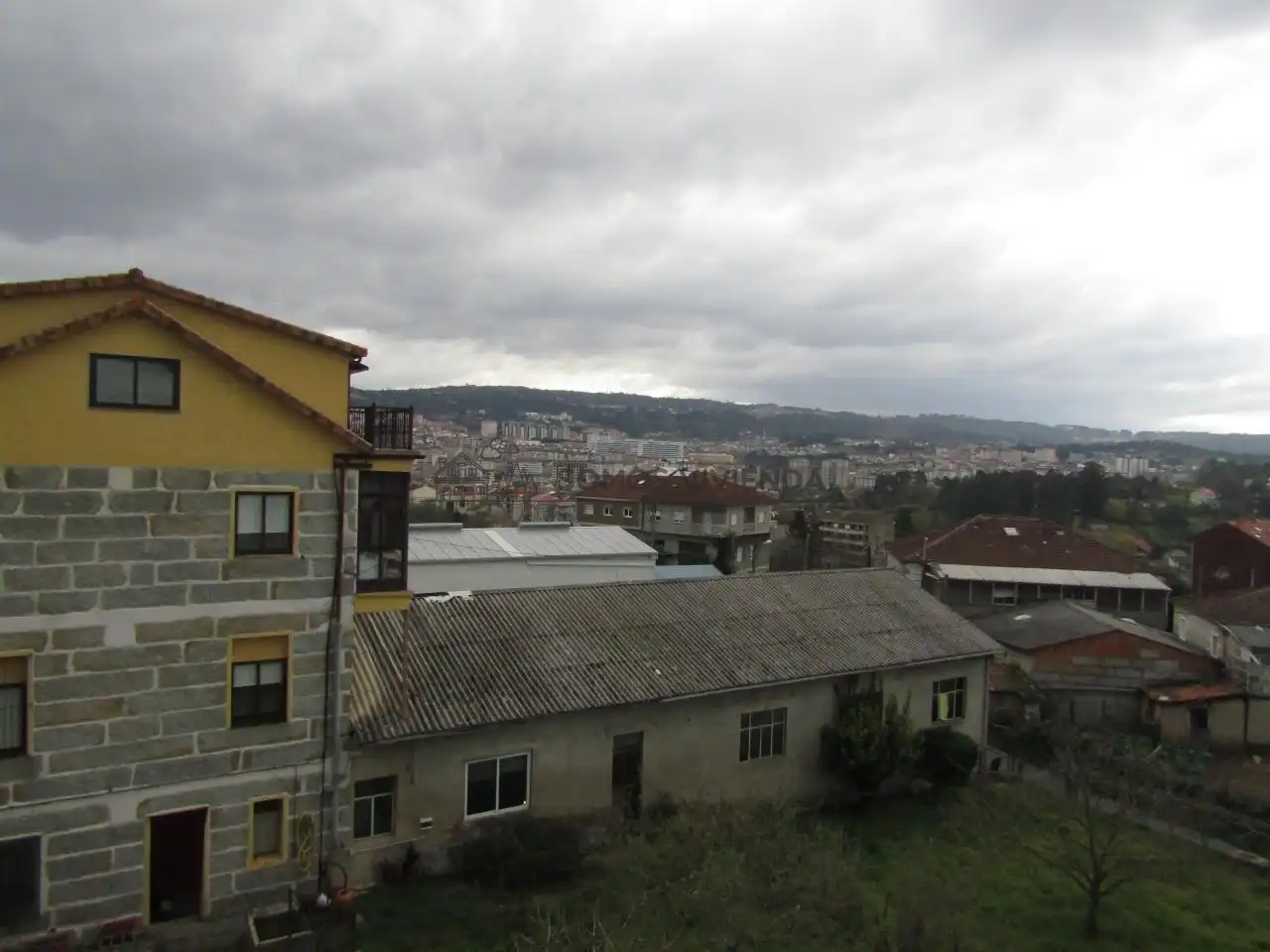 Vista exterior de Casa o xalet en venda en Ourense Capital  amb Calefacció, Jardí privat i Balcó