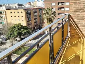 Vista exterior de Piso en venta en Valencia con Aire acondicionado, Horno y Balcón