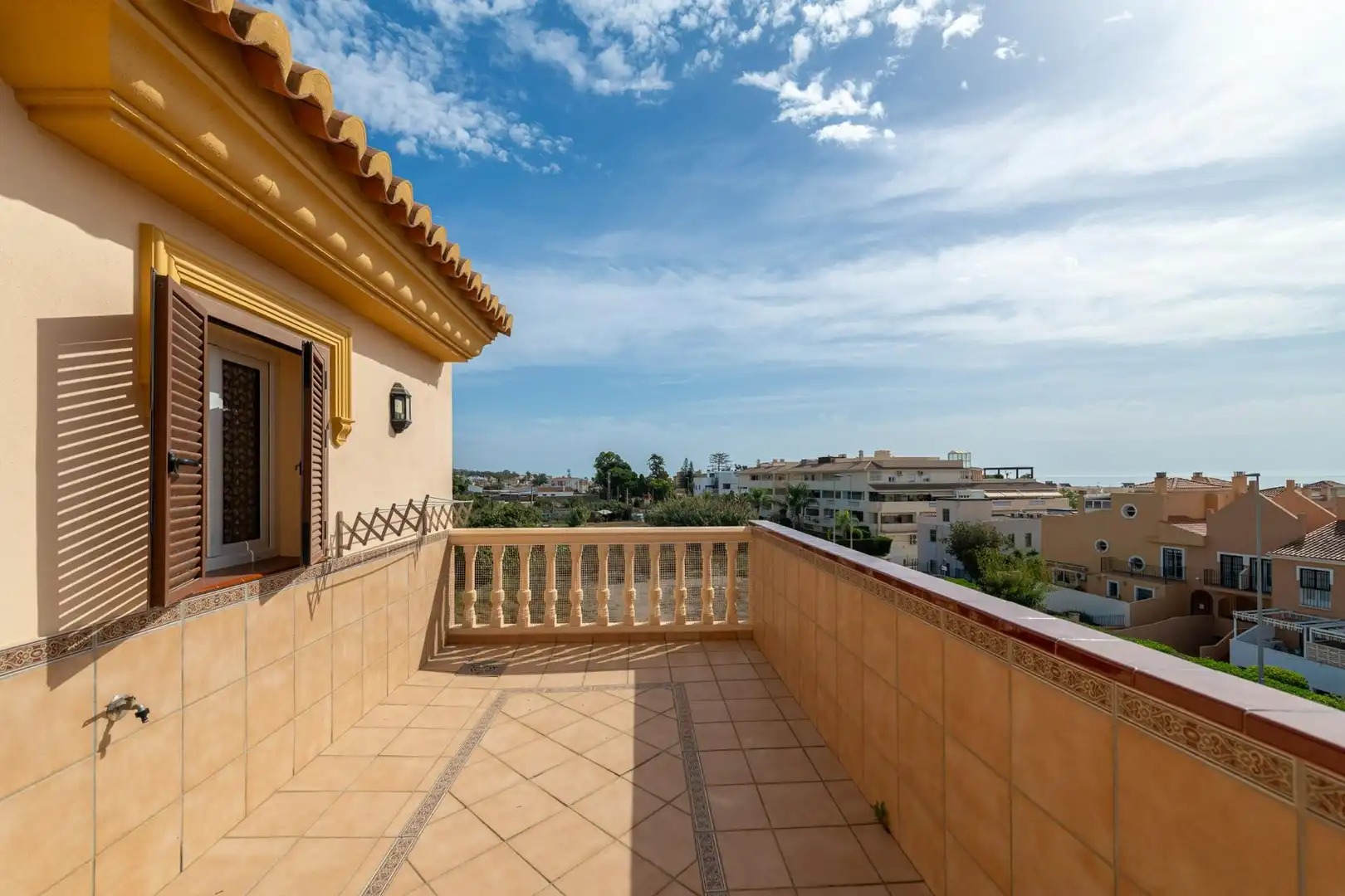 Terrassa de Casa o xalet en venda en Rincón de la Victoria amb Aire condicionat, Jardí privat i Terrassa