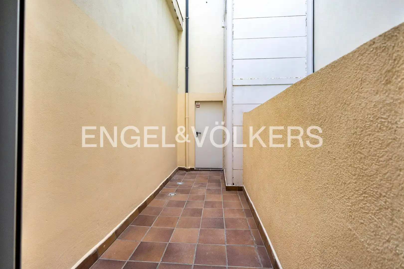 Balcony of Apartments for sale in Sant Cugat del Vallès  with Air Conditioner, Heating and Private garden